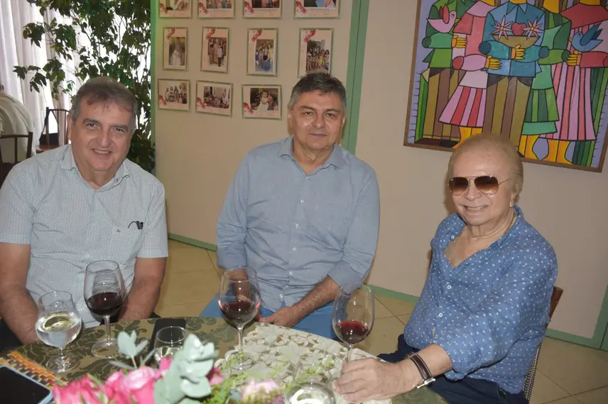 Socorro Rocha celebra 80 anos com almoço entre familiares e amigos em Teresina