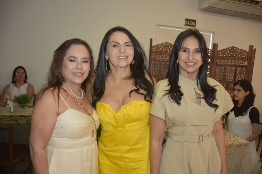 Socorro Rocha celebra 80 anos com almoço entre familiares e amigos em Teresina