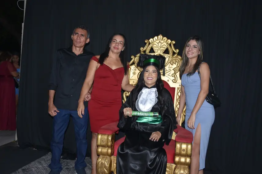 UFPI realiza colação de grau e entrega canudos a profissionais da área da saúde