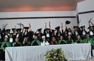 UFPI realiza colação de grau e entrega canudos a profissionais da área da saúde (Foto: Magal/Conecta Piauí)