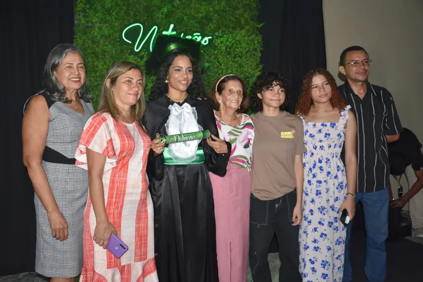 UFPI realiza colação de grau e entrega canudos a profissionais da área da saúde UFPI realiza colação de grau e entrega canudos a profissionais da área da saúde
