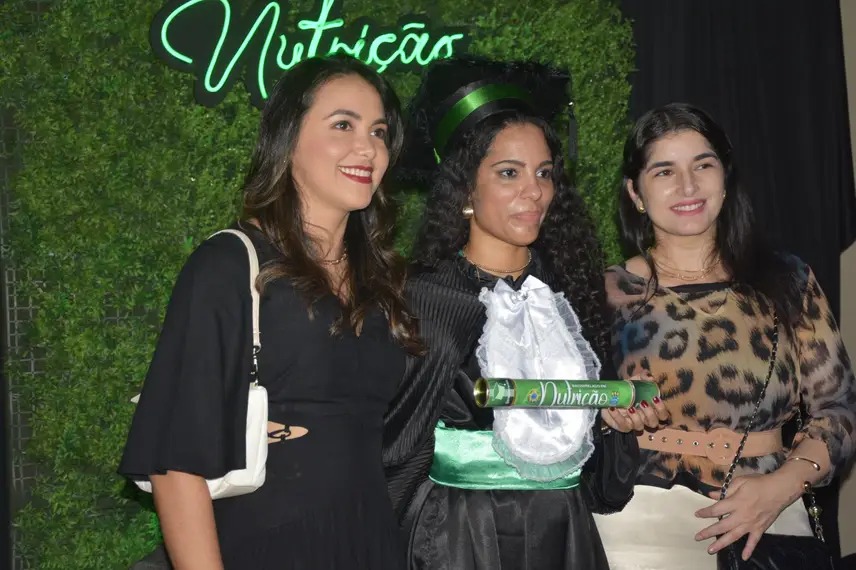 UFPI realiza colação de grau e entrega canudos a profissionais da área da saúde UFPI realiza colação de grau e entrega canudos a profissionais da área da saúde