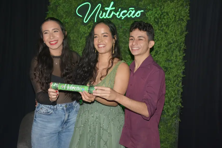 UFPI realiza colação de grau e entrega canudos a profissionais da área da saúde UFPI realiza colação de grau e entrega canudos a profissionais da área da saúde