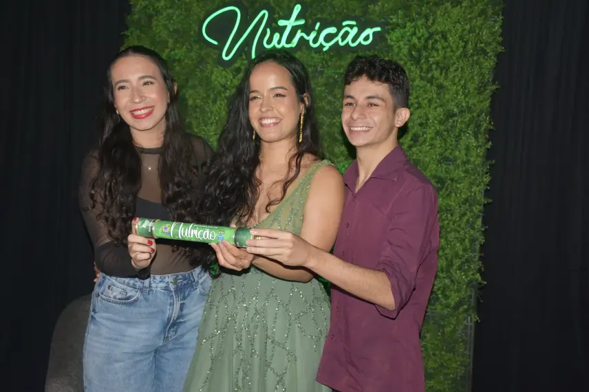 UFPI realiza colação de grau e entrega canudos a profissionais da área da saúde