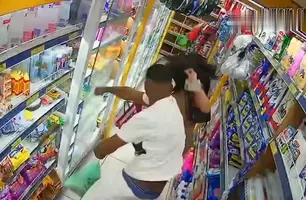 Vídeo flagra homem agredindo esposa após discussão dentro de mercado em São Paulo (Foto: Reprodução)
