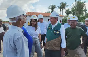 Wellington Dias visita loteamento Diuza Gonçalves (Foto: Conecta Piauí)