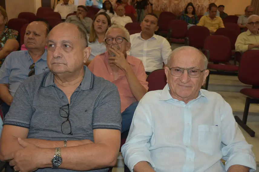 Academia Piauiense de Letras lança obra do Concurso Literário A. Tito Filho Academia Piauiense de Letras lança obra do Concurso Literário A. Tito Filho
