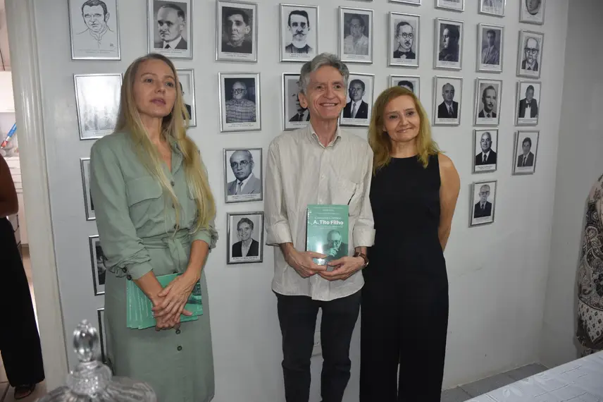 Academia Piauiense de Letras lança obra do Concurso Literário A. Tito Filho Academia Piauiense de Letras lança obra do Concurso Literário A. Tito Filho