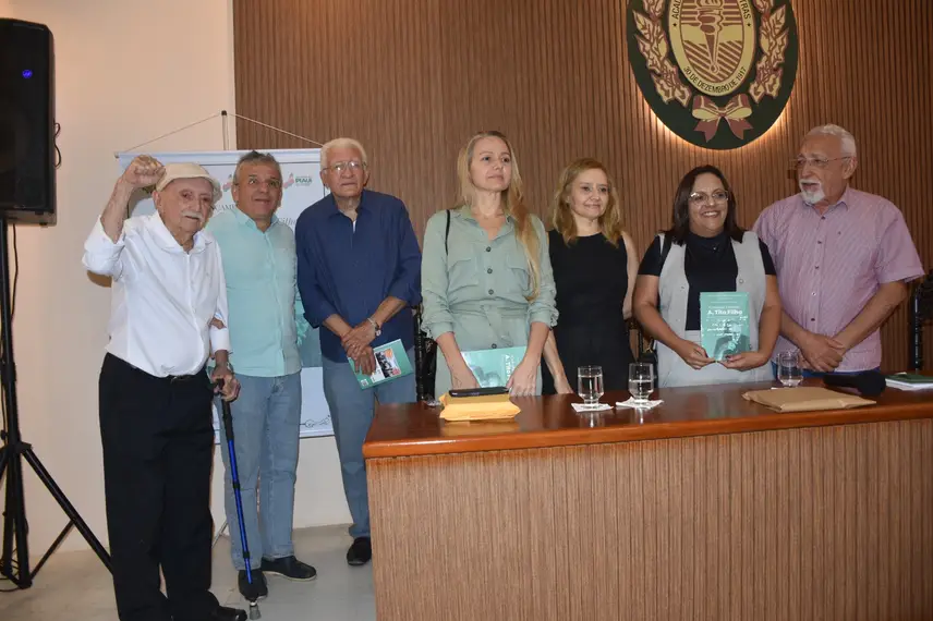 Academia Piauiense de Letras lança obra do Concurso Literário A. Tito Filho Academia Piauiense de Letras lança obra do Concurso Literário A. Tito Filho