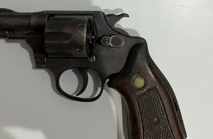 Arma do crime apreendida (Foto: Divulgação/PCPI)