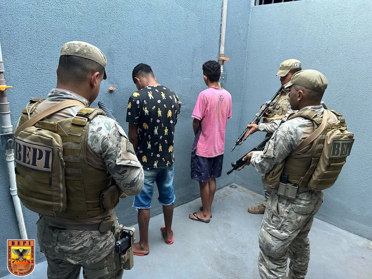 BEPI prende dupla por furto qualificado e recupera motos em São João da Canabrava