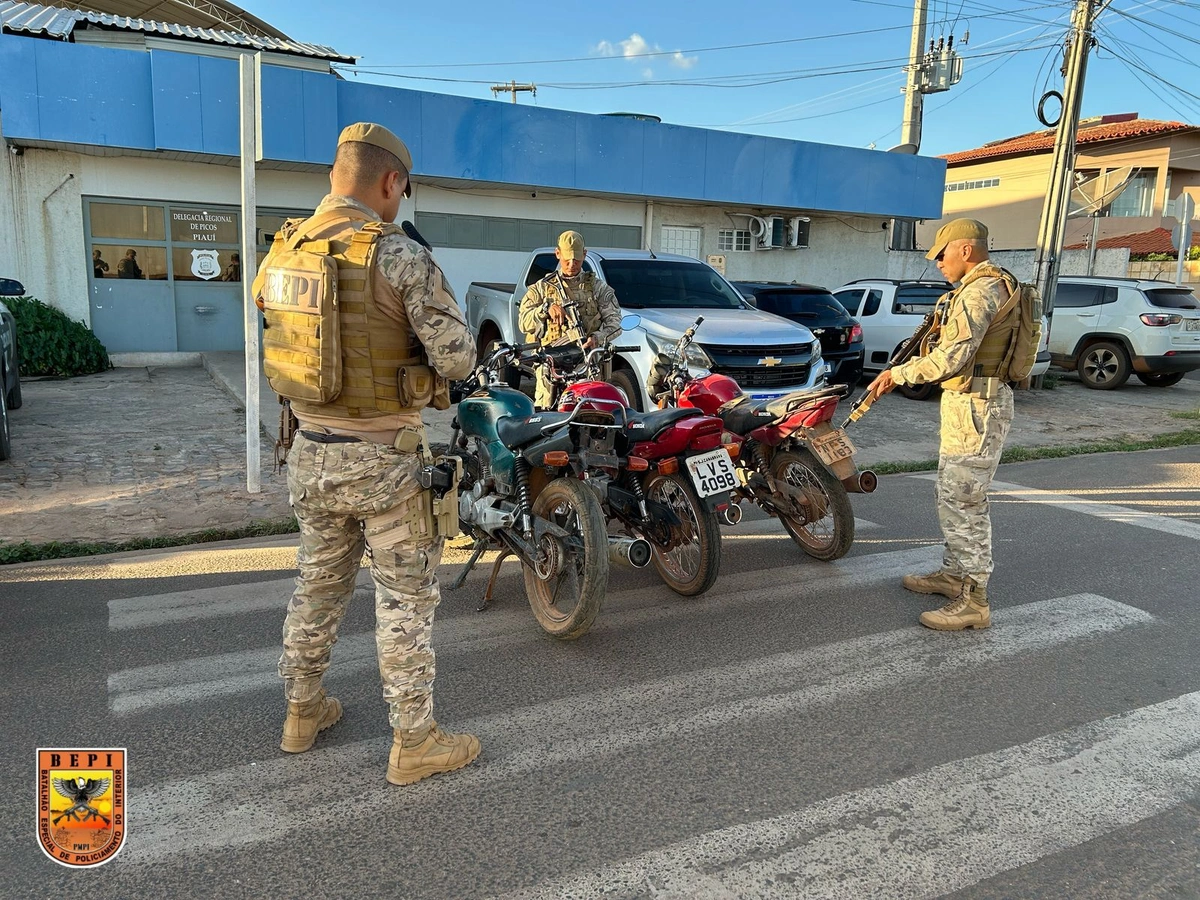BEPI prende dupla por furto qualificado e recupera motos em São João da Canabrava