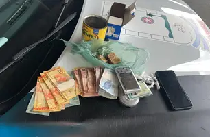 Casal é preso com quase 1kg de drogas no bairro Torquato Neto, em Teresina (Foto: Reprodução)