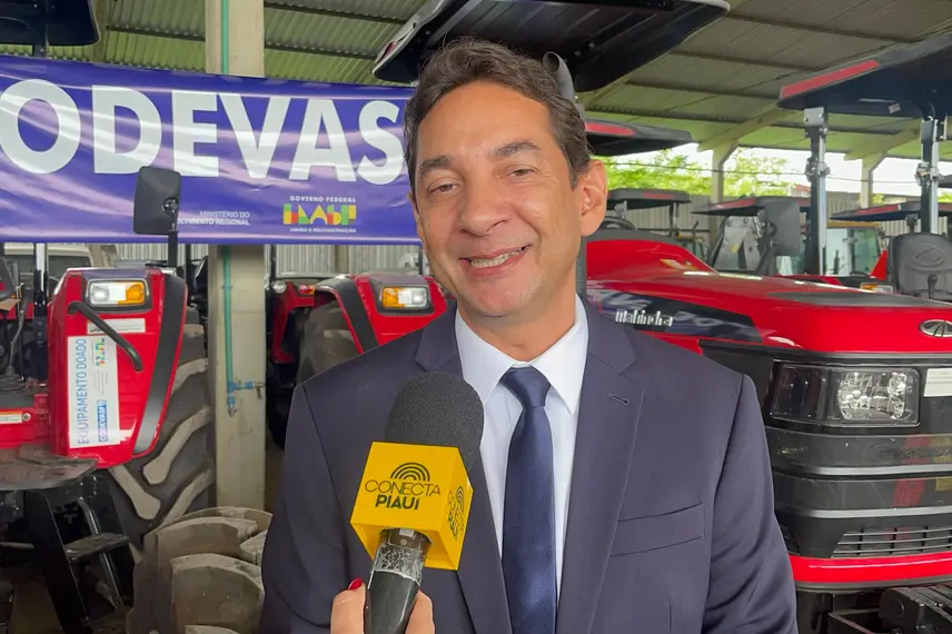 Codevasf entrega aparelhos agrícolas para 40 municípios