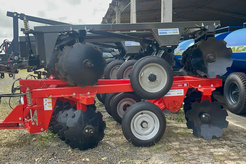 Codevasf entrega aparelhos agrícolas para 40 municípios