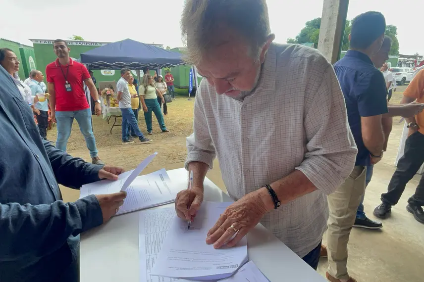 Codevasf entrega aparelhos agrícolas para 40 municípios