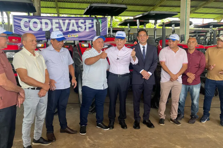 Codevasf entrega aparelhos agrícolas para 40 municípios