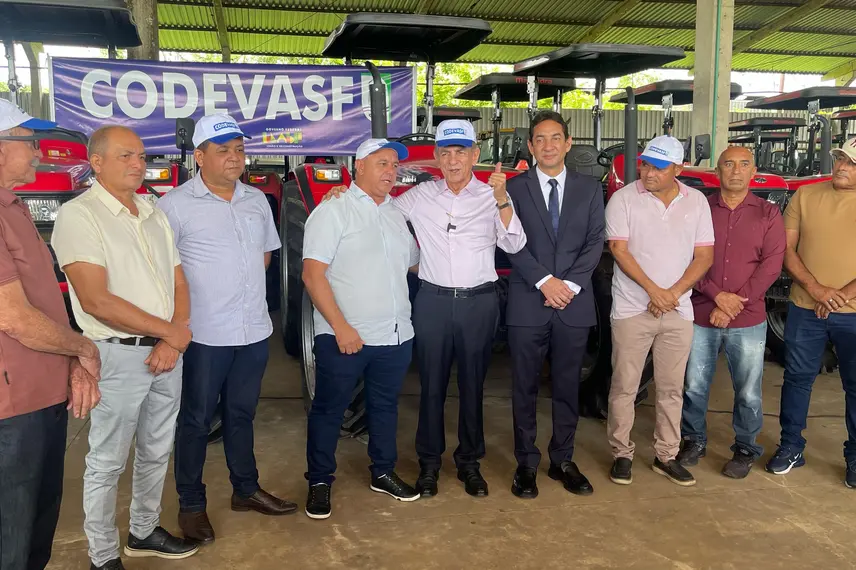 Codevasf entrega aparelhos agrícolas para 40 municípios