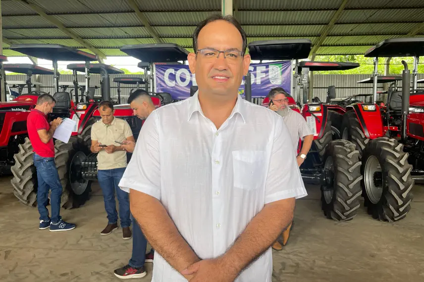Codevasf entrega aparelhos agrícolas para 40 municípios