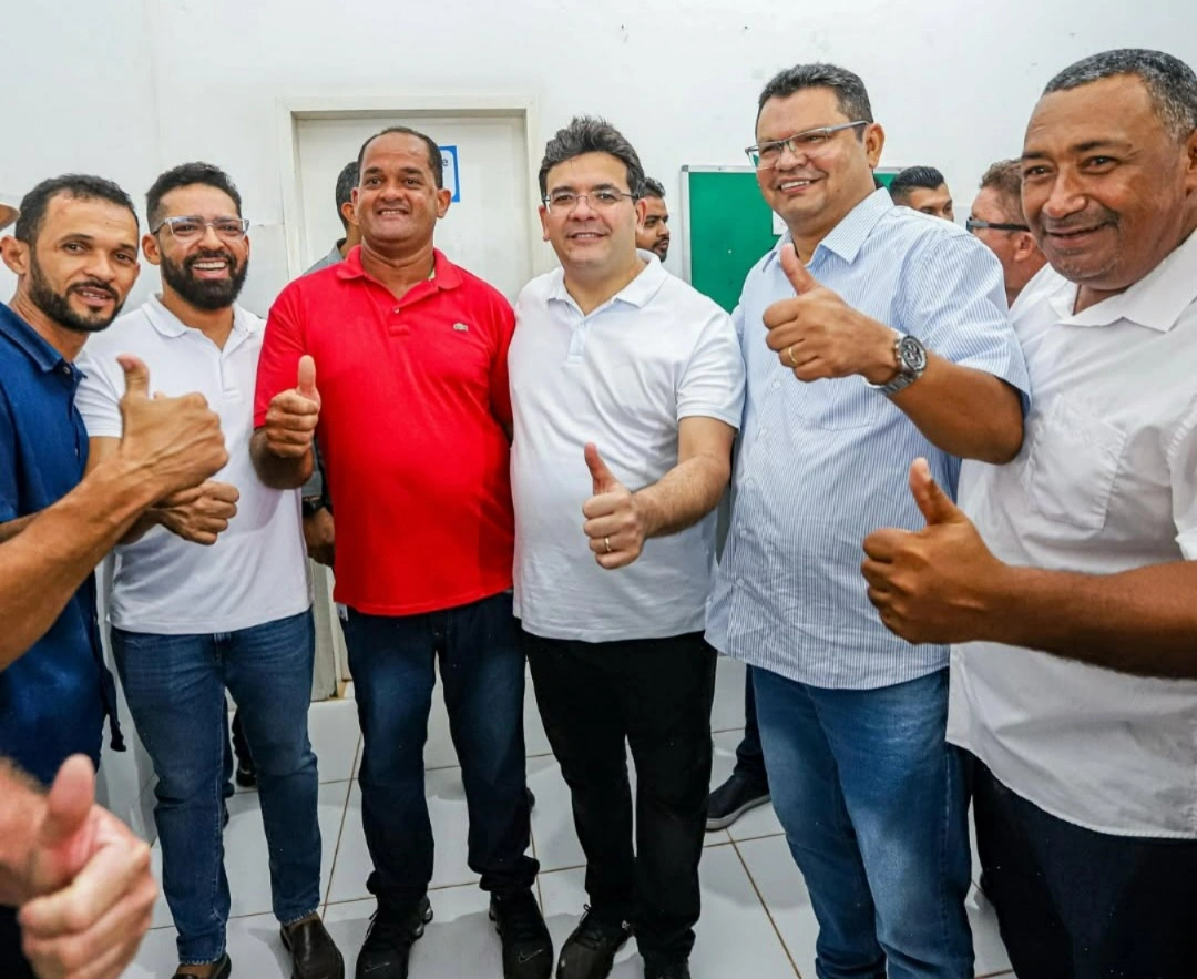 DER-PI entrega rodovias e pavimentação urbana no município de Eliseu Martins