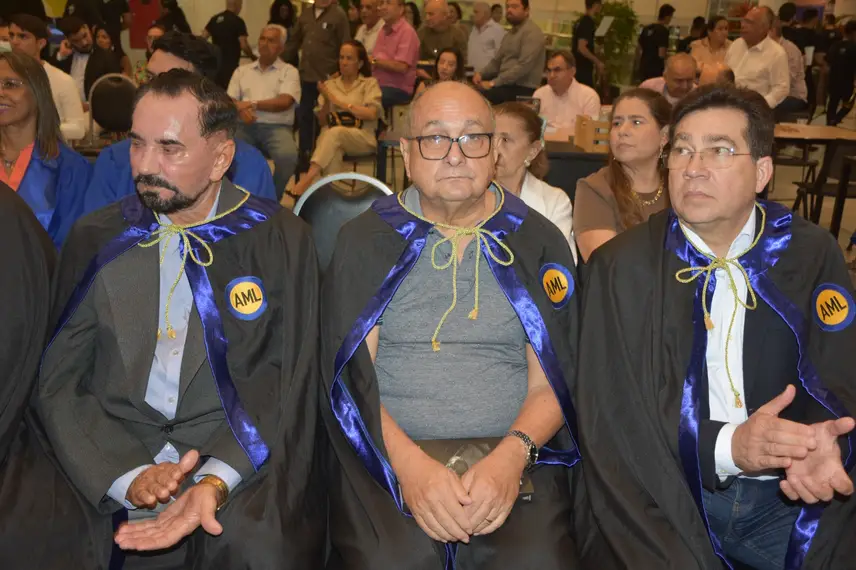 Desembargador José James Gomes Pereira lança o livro Direito na Prática no Sesc Cajuína Desembargador José James Gomes Pereira lança o livro Direito na Prática no Sesc Cajuína