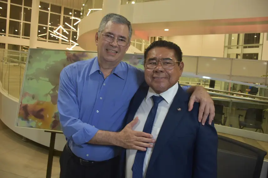 Desembargador José James Gomes Pereira lança o livro Direito na Prática no Sesc Cajuína Desembargador José James Gomes Pereira lança o livro Direito na Prática no Sesc Cajuína
