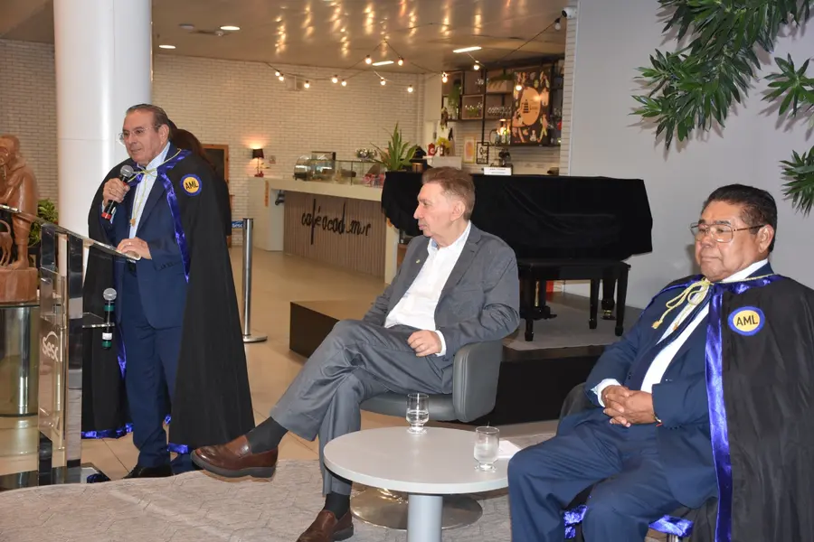 Desembargador José James Gomes Pereira lança o livro Direito na Prática no Sesc Cajuína