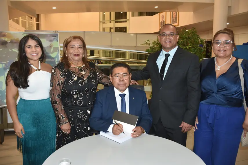 Desembargador José James Gomes Pereira lança o livro Direito na Prática no Sesc Cajuína Desembargador José James Gomes Pereira lança o livro Direito na Prática no Sesc Cajuína