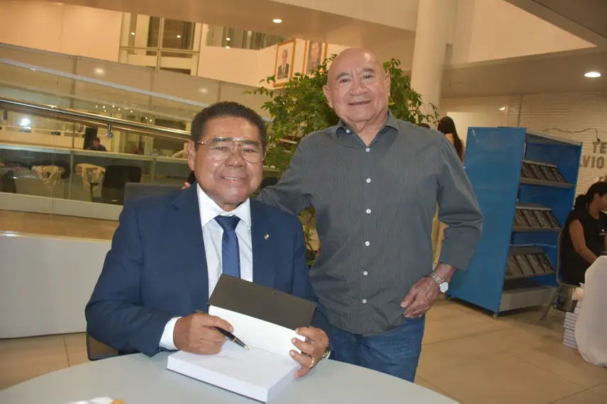 Desembargador José James Gomes Pereira lança o livro Direito na Prática no Sesc Cajuína Desembargador José James Gomes Pereira lança o livro Direito na Prática no Sesc Cajuína