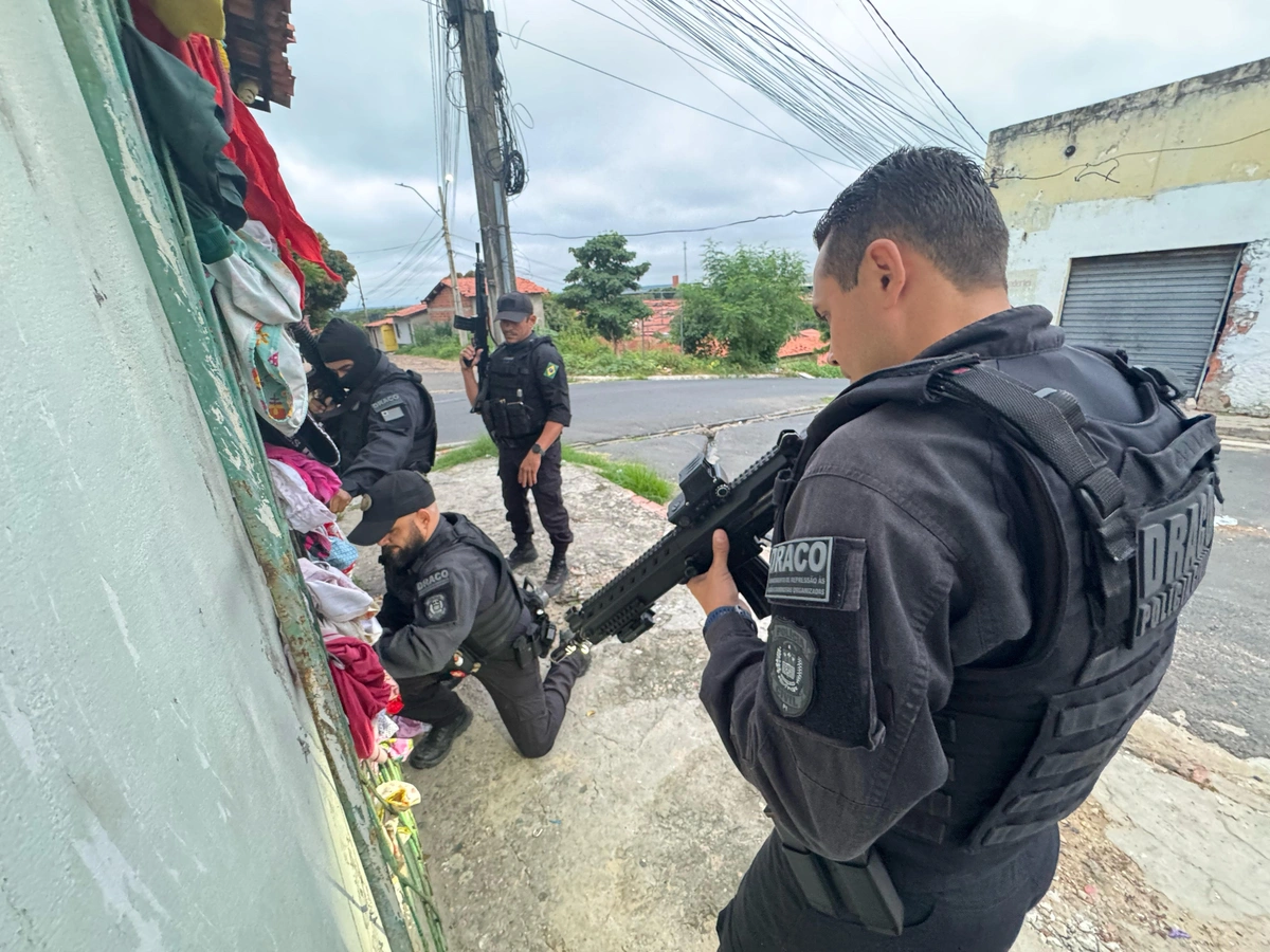 DRACO cumpre 8 mandados de prisão contra facção durante operação em Teresina