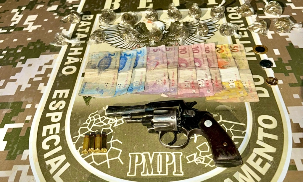 Dupla é presa com drogas e arma de fogo na zona Leste de Teresina