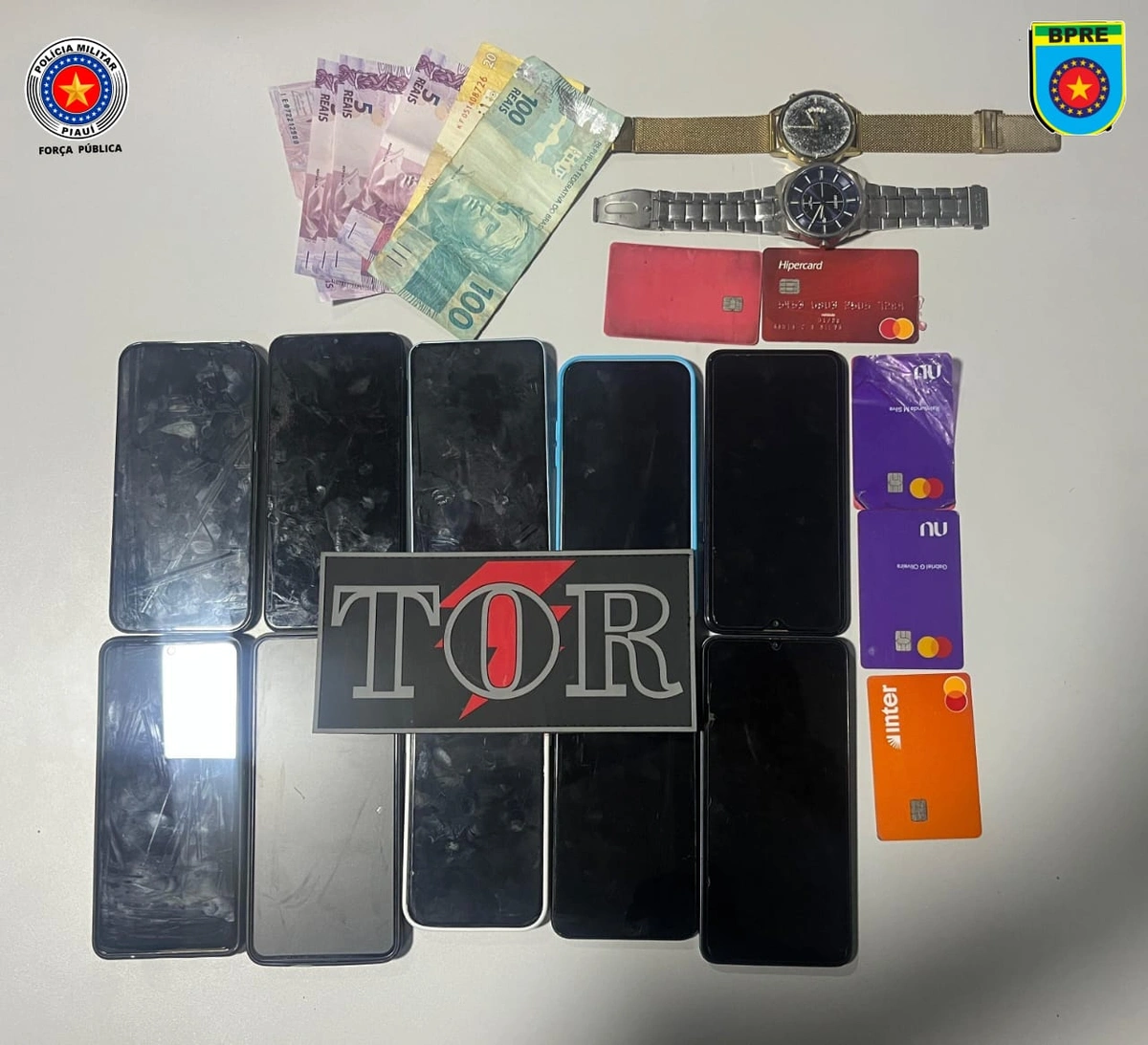 Dupla é presa por roubo de celulares em festa de aniversário em José de Freitas
