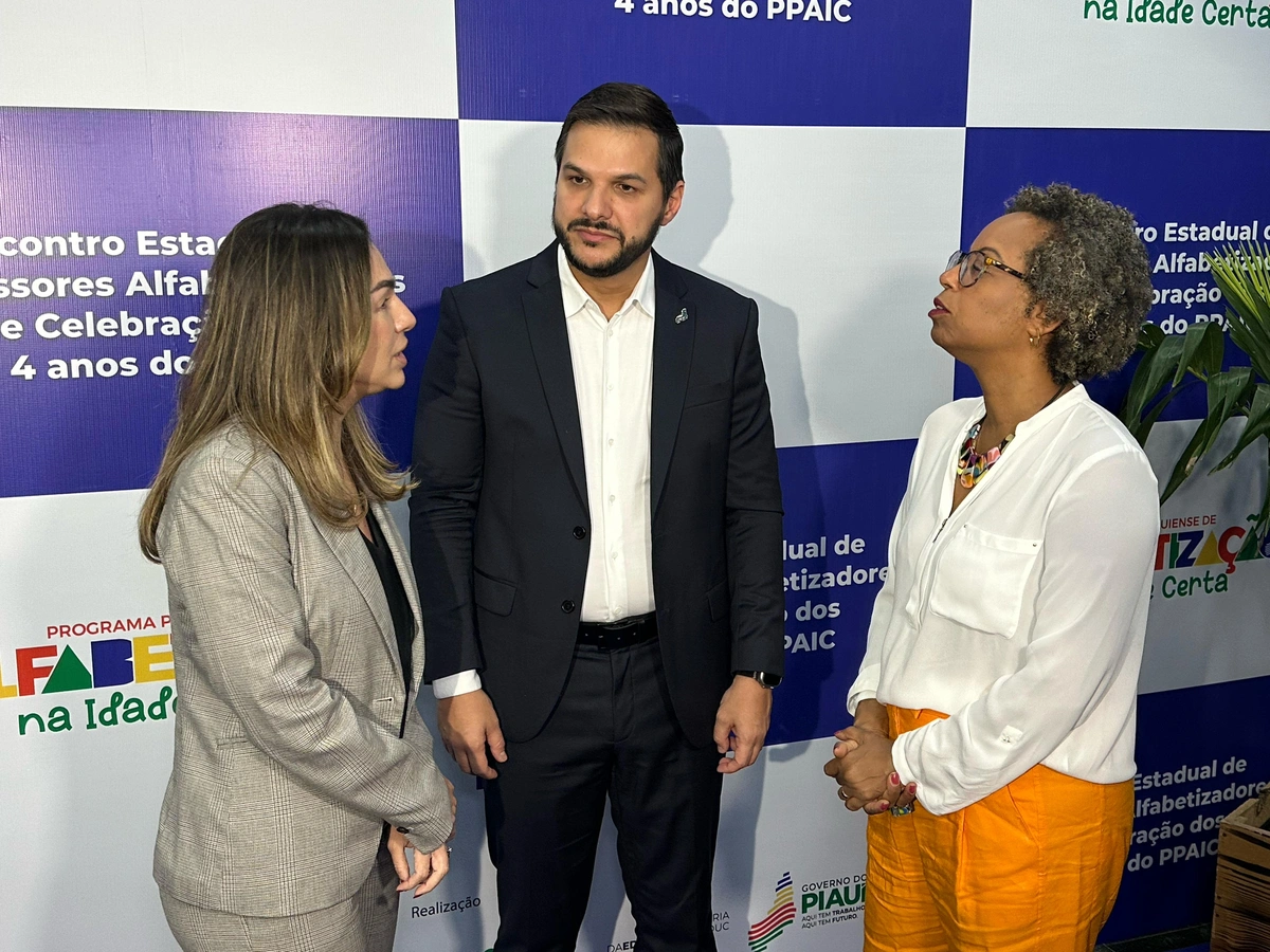 Evento reúne 1.200 educadores para debater alfabetização no Piauí