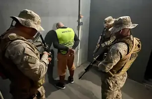 Falso mototaxista é preso suspeito de realizar entrega e venda de drogas em Picos (Foto: Divulgação/BEPI)