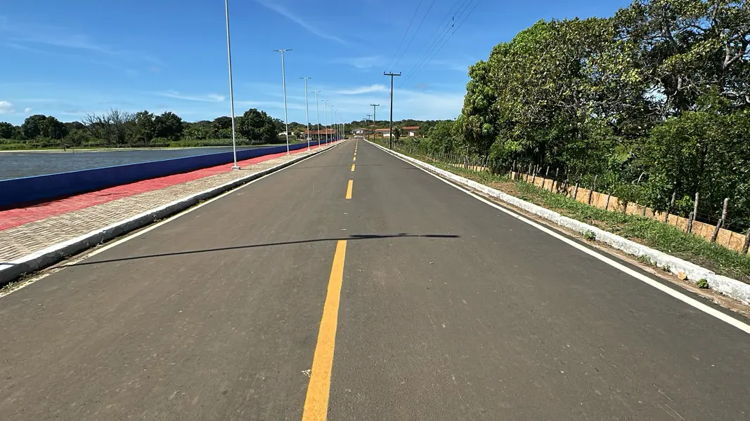 Governador entrega praça e pavimentação asfáltica em Sigefredo Pacheco