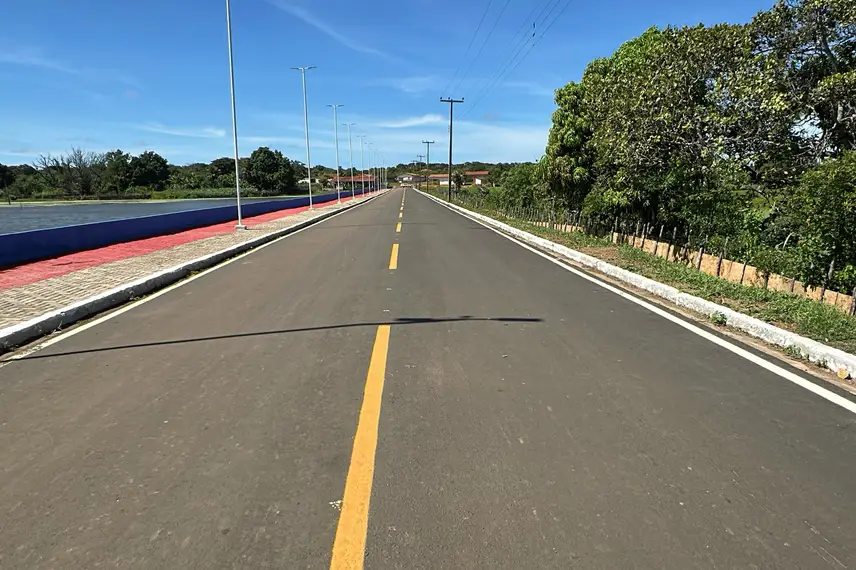 Governador entrega praça e pavimentação asfáltica em Sigefredo Pacheco Governador entrega praça e pavimentação asfáltica em Sigefredo Pacheco