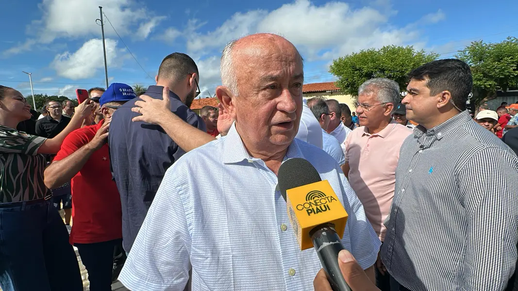 Governador entrega praça e pavimentação asfáltica em Sigefredo Pacheco