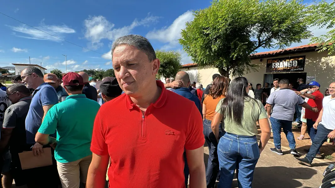 Governador entrega praça e pavimentação asfáltica em Sigefredo Pacheco