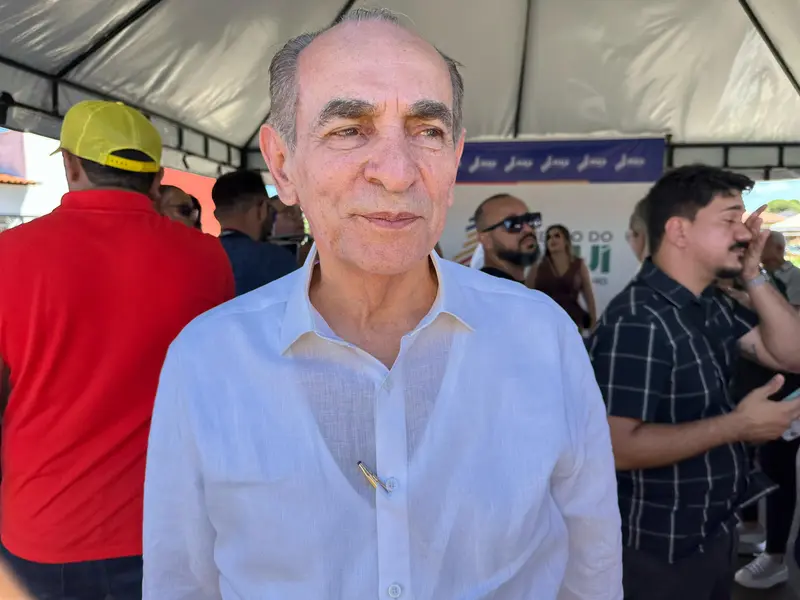 Governador entrega praça e pavimentação asfáltica em Sigefredo Pacheco