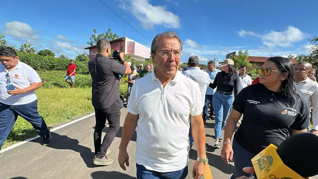 Governador entrega praça e pavimentação asfáltica em Sigefredo Pacheco