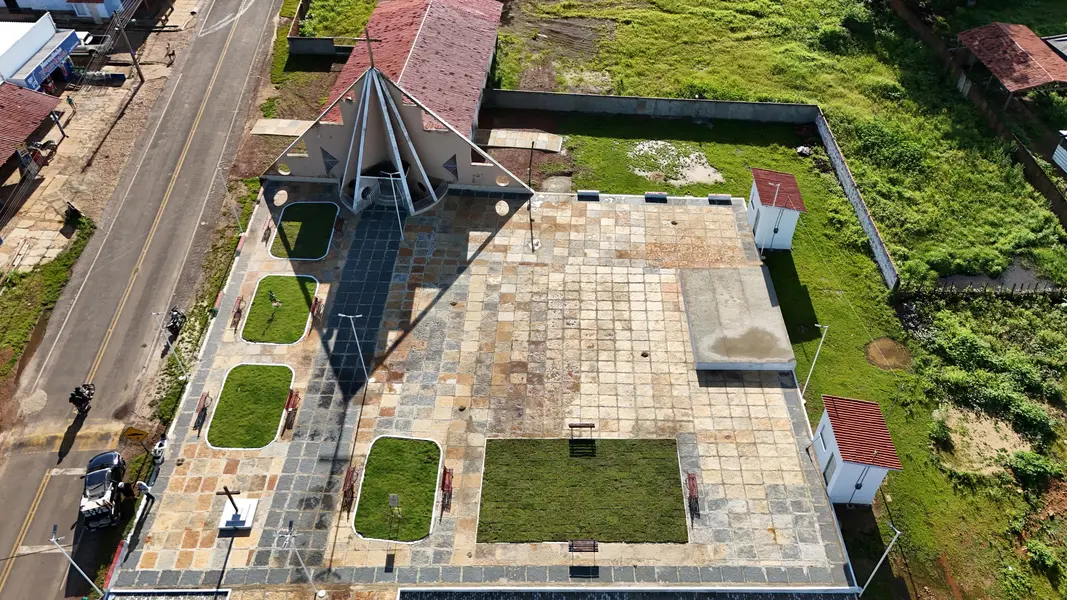 Governador entrega praça e pavimentação asfáltica em Sigefredo Pacheco