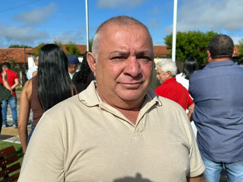 Governador entrega praça e pavimentação asfáltica em Sigefredo Pacheco