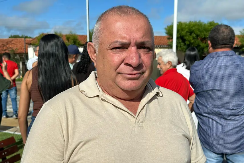 Governador entrega praça e pavimentação asfáltica em Sigefredo Pacheco Governador entrega praça e pavimentação asfáltica em Sigefredo Pacheco