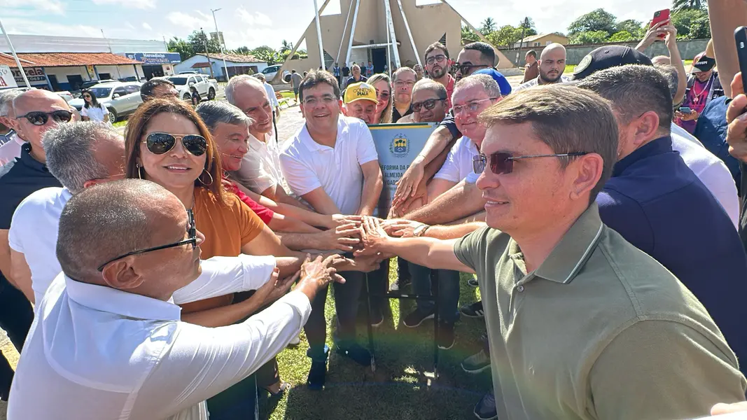 Governador entrega praça e pavimentação asfáltica em Sigefredo Pacheco