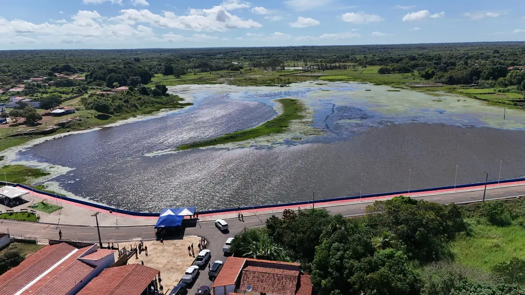Governador entrega praça e pavimentação asfáltica em Sigefredo Pacheco