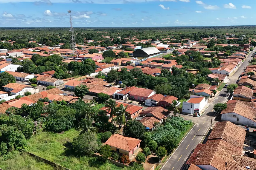 Governador entrega praça e pavimentação asfáltica em Sigefredo Pacheco