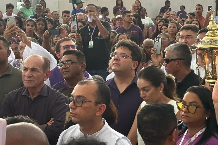 Governador participa da Procissão do Bom Jesus dos Passos com fiéis em Oeiras