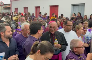 Governador participa da Procissão do Bom Jesus dos Passos com fiéis em Oeiras (Foto: Conecta Piauí)