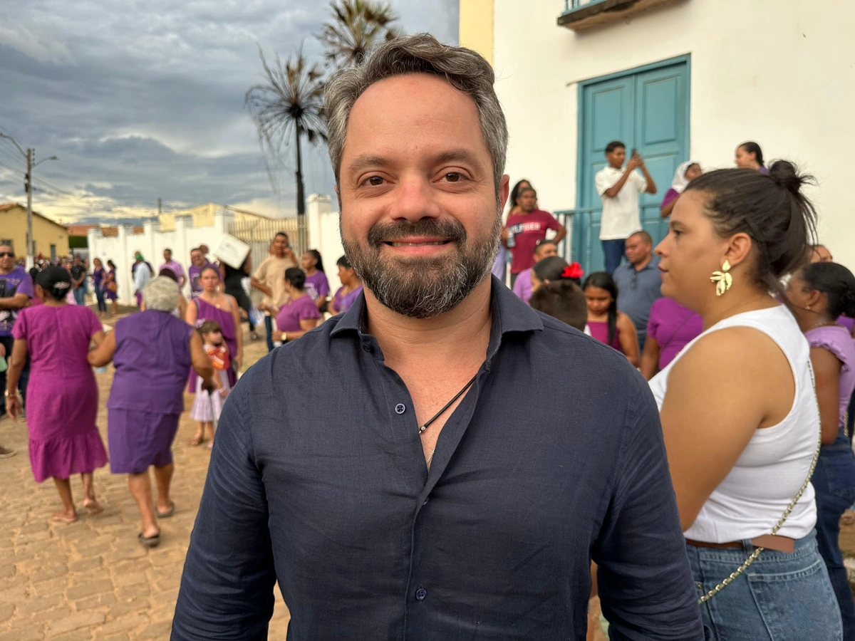 Governador participa da Procissão do Bom Jesus dos Passos com fiéis em Oeiras