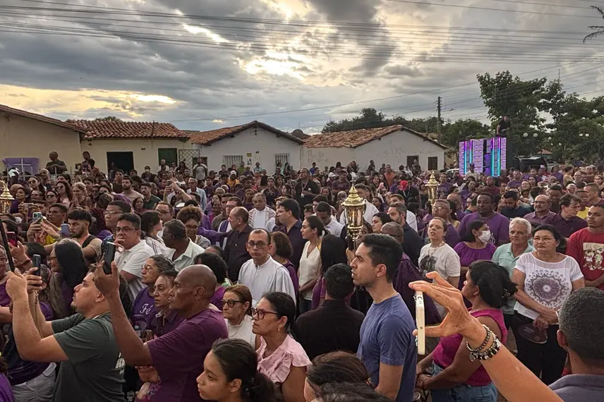 Governador participa da Procissão do Bom Jesus dos Passos com fiéis em Oeiras